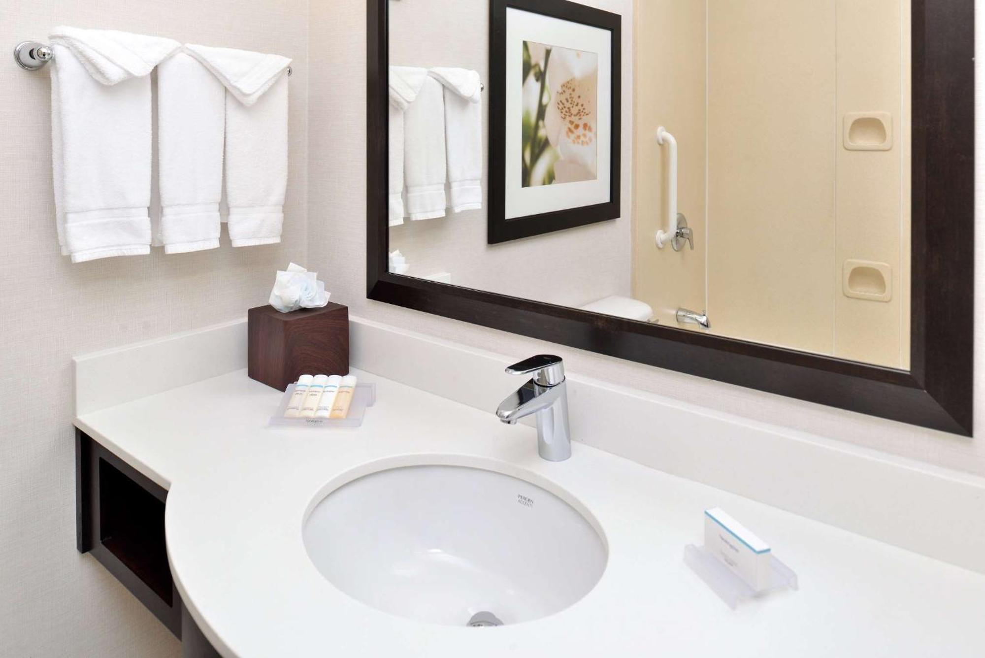 Hilton Garden Inn Аддісон Екстер'єр фото